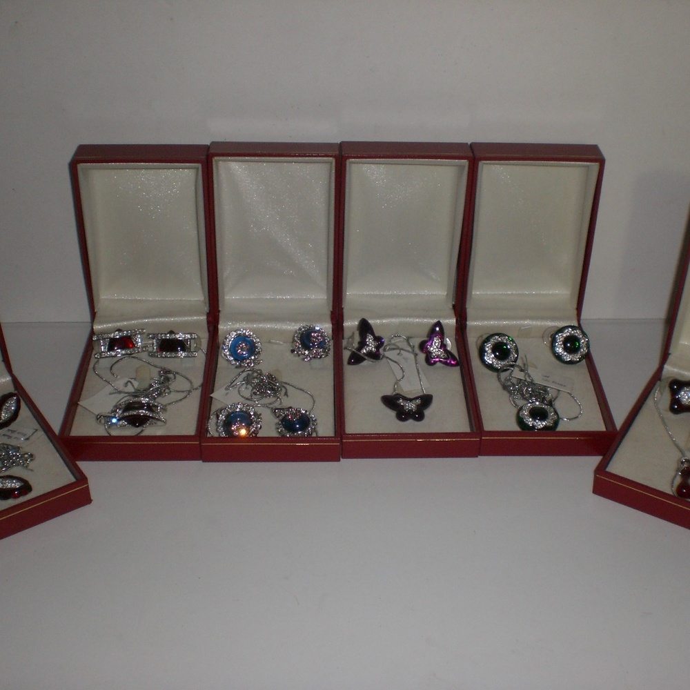 6 Lisa Hsich Costume Jewelry Earrings Necklaces Sets0